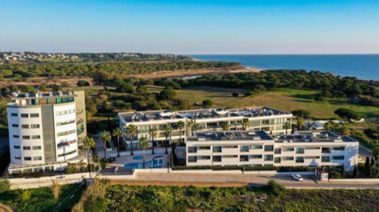 Apartamentos Cavalo Preto Beach Resort Quarteira Esterno foto